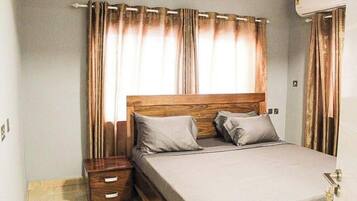 2 chambres, fer et planche à repasser, accès Internet, draps fournis