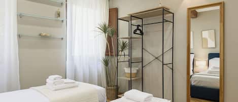 3 dormitorios, tabla de planchar con plancha, Internet y ropa de cama