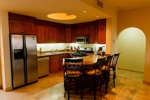 Apartment, Multiple Beds, Balcony, Ocean View (Las Mañanitas LM F4404) | Private kitchen