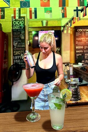 Bar (on property) - Cacao Hostel Santa Marta (Santa Marta)