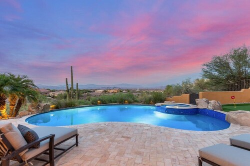 5BR, 3 Den Oasis w/ Pool, Hot Tub & Fountain Views
