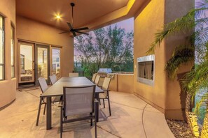 Outdoor dining - 5BR, 3 Den Oasis w/ Pool, Hot Tub & Fountain Views (Fountain Hills)