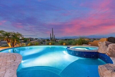 5BR, 3 Den Oasis w/ Pool, Hot Tub & Fountain Views