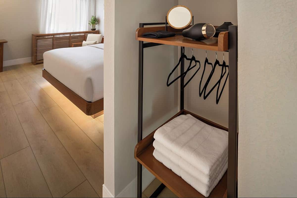 Premier Single Room, Accessible | Egyptian cotton sheets, premium bedding, pillow-top beds, minibar