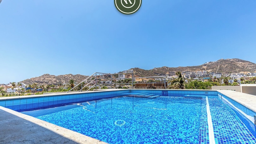 Centric 1BR Condo in Downtown Cabo - Rooftop Pool