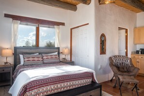 4 Schlafzimmer, Schreibtisch, Bügeleisen/Bügelbrett, WLAN