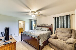 3 habitaciones, escritorio, internet y ropa de cama 
