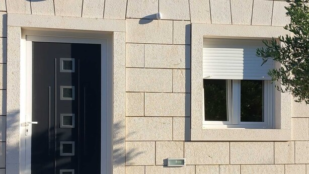 تفاصيل الفندق من الخارج
