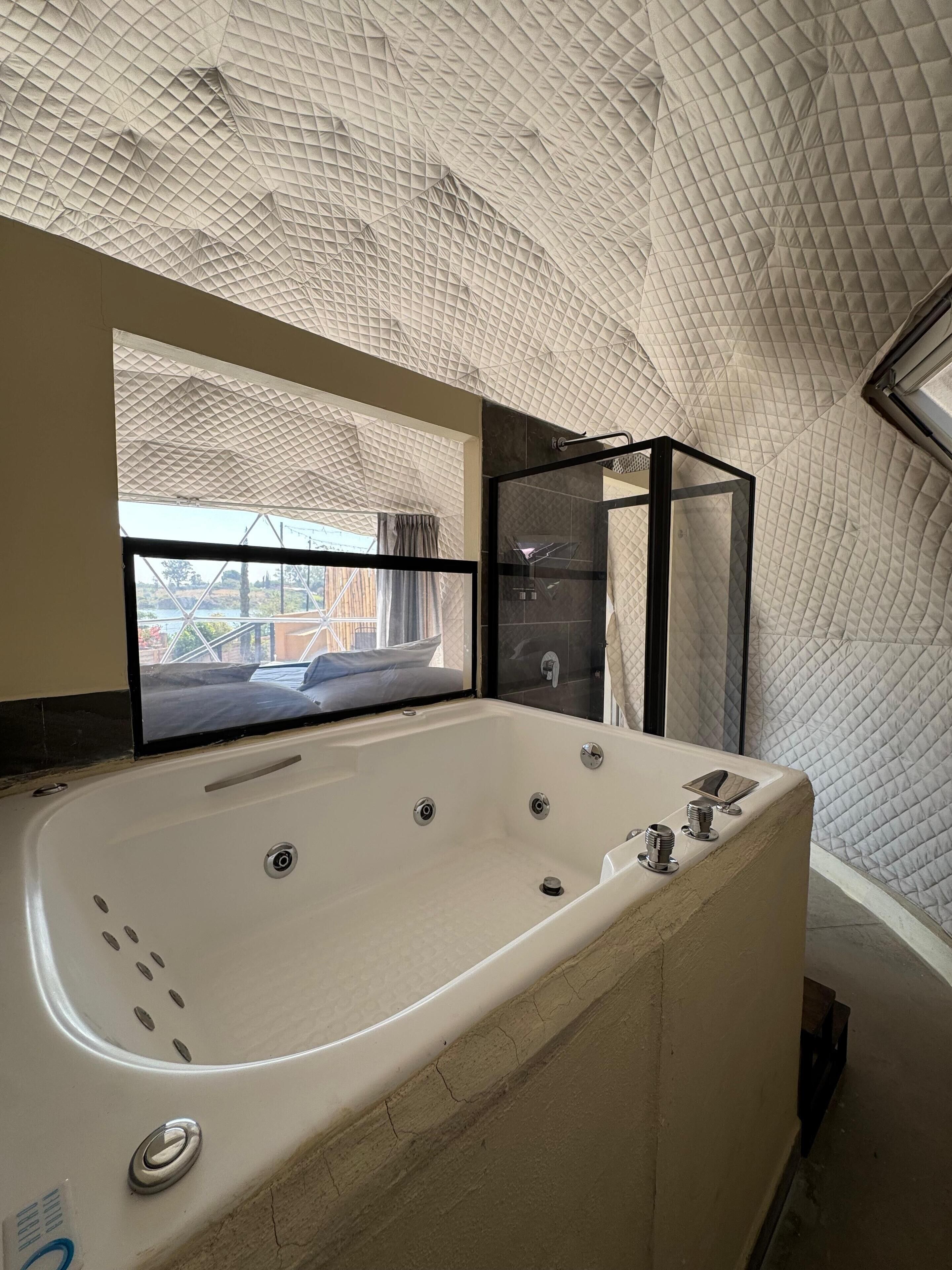 Tente Premium | Bain à remous privé