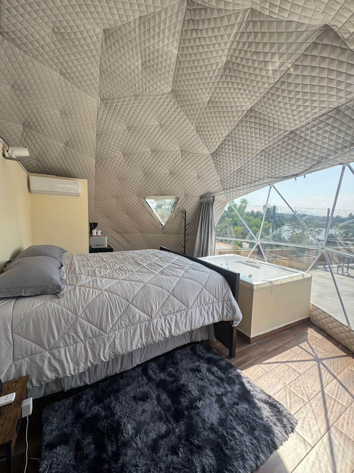 DELUXE DOME WITH JACUZZI VIEW OF THE DAM