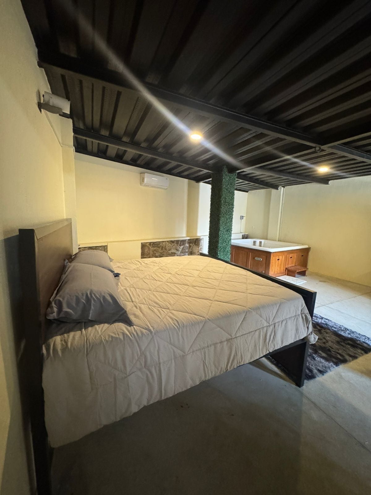 DELUXE FAMILY SUITE WITH JACUZZI