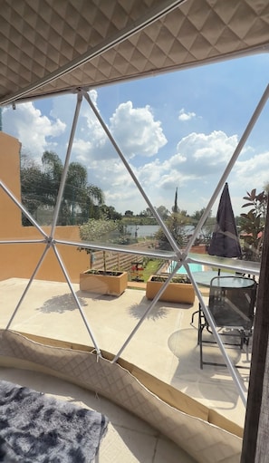 PREMIUM DOME WITH JACUZZI VIEW OF THE DAM