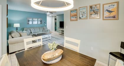 3 Mi to Manasota Key: Stylish Single-Story Home!