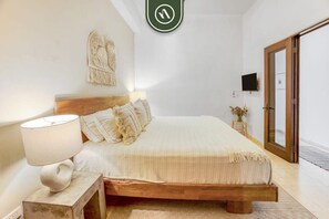 Room - Beachfront Condo With Amazing View to the Sea (Cabo San Lucas)