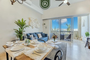 Apartment, 1 King Bed with Sofa bed, Balcony, Ocean View (Misiones Cabo 7308) | Interior