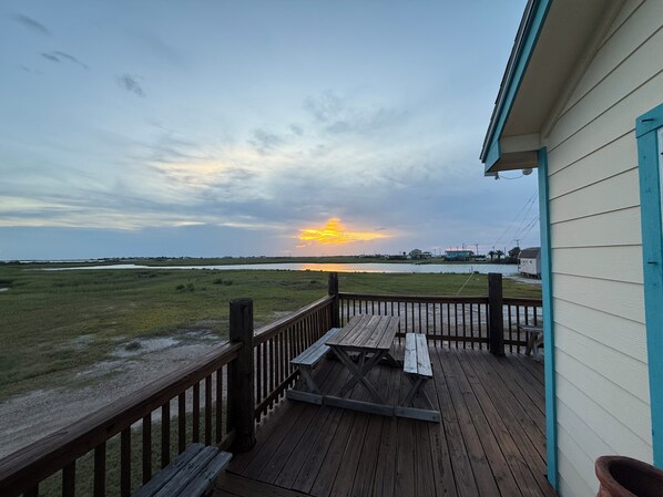 تناول الطعام بالخارج