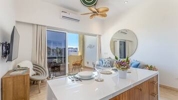 Apartment, 1 King Bed, Balcony, Ocean View (Misiones del Cabo 7212) | Interior