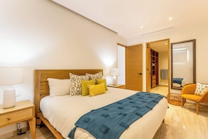 Apartment, Multiple Beds, Balcony, Ocean View (Mistiq 320) | 2 bedrooms, individually decorated, individually furnished, bed sheets