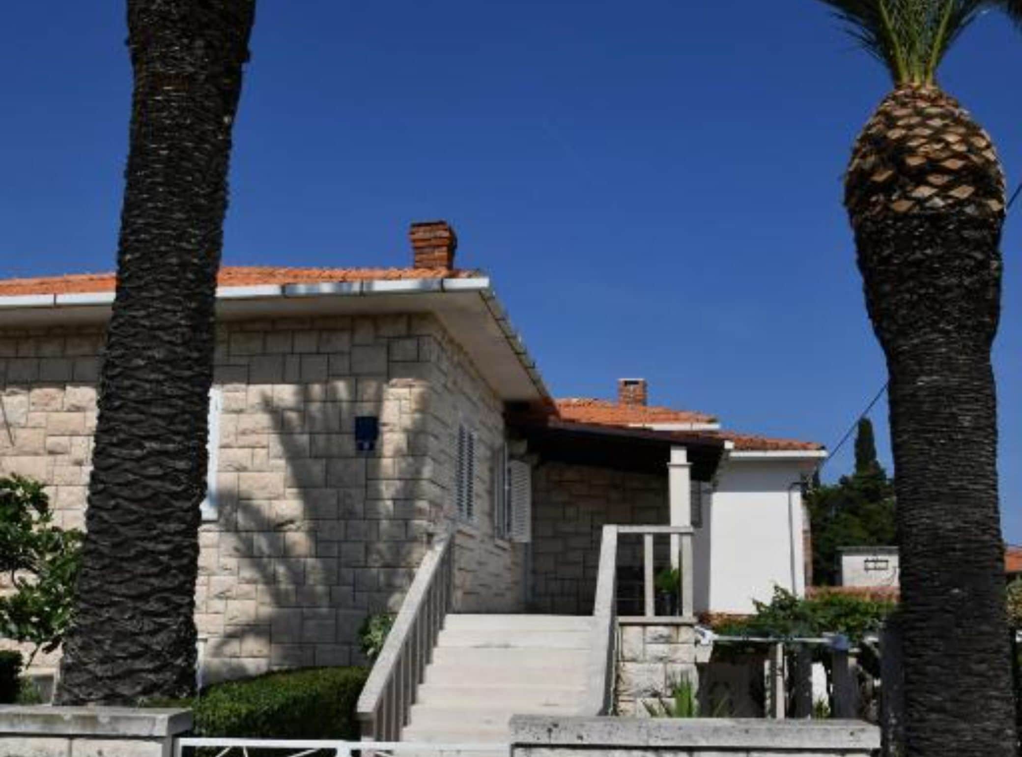 Apartment (One Bedroom Apartment with Terrace an) | Exterior