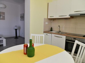 Apartment (Two Bedroom Apartment with Balcony an) | Dining room - Apartments Near Sea Supetar (Supetar)