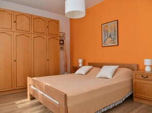 Apartment (One Bedroom Apartment with Terrace an) | 3 bedrooms, cribs/infant beds - Apartments Near Sea Supetar (Supetar)