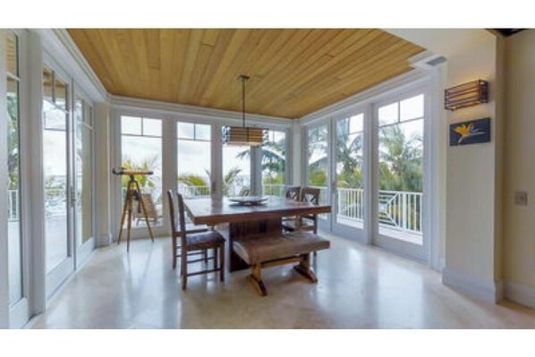 Dining - Stunning 4 bedroom 3.5 bath Open Water home with great boating (Cudjoe Key)