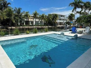 Piscine extérieure, piscine chauffée