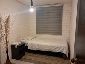 3 chambres, fer et planche Ă  repasser, accĂšs Internet, draps fournis