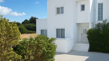 Fachada de la propiedad