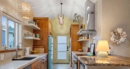 The Bee's Knee's Guest Studio West Sacramento