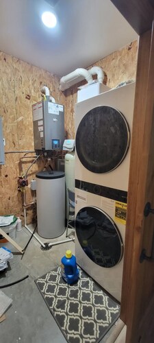 Brand New 2-bedroom getaway cabin located a half mile from Mobridge