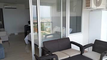 Comfort Studio, Beach View | Balcony