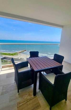 Estúdio conforto, vista para a praia | Sacada