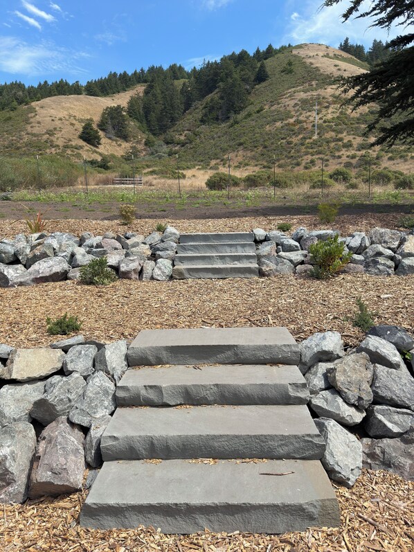 Property grounds - Craftsman by the Sea (Elk)