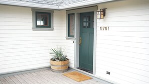 Exterior detail - Craftsman by the Sea (Elk)