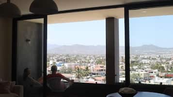 Departamento, varias camas, balcón, vista a la ciudad (Ocean's Point by Baja Toms) | Interior