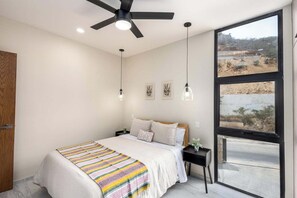 Departamento, varias camas, balcón, vista a la ciudad (Ocean's Point by Baja Toms) | 2 habitaciones, decoración personalizada y muebles diferentes