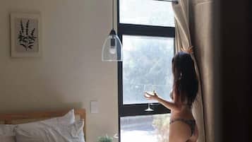 Apartamento, várias camas, sacada, vista para a cidade (Ocean's Point by Baja Toms) | 2 quartos, individualmente decorados, individualmente mobiliados