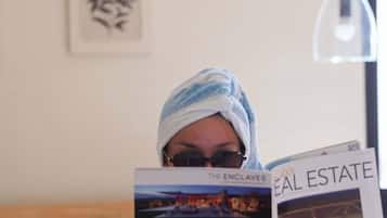 Departamento, varias camas, balcón, vista a la ciudad (Ocean's Point by Baja Toms) | 2 habitaciones, decoración personalizada y muebles diferentes