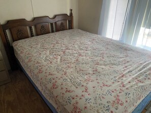 2 makuuhuonetta, vuodevaatteet