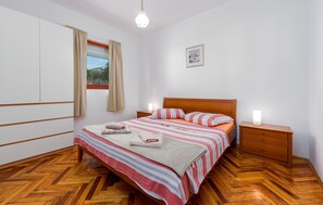 2 chambres, lit de bébé portatif, accès au Wi-Fi (inclus)