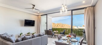 New 2 BR Condo With Private Terrace - BBQ