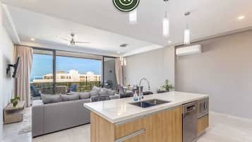 Departamento, varias camas, balcón, vista a la ciudad (Torre Maria 101) | Interior