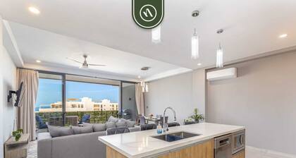 New 2 BR Condo With Private Terrace - BBQ