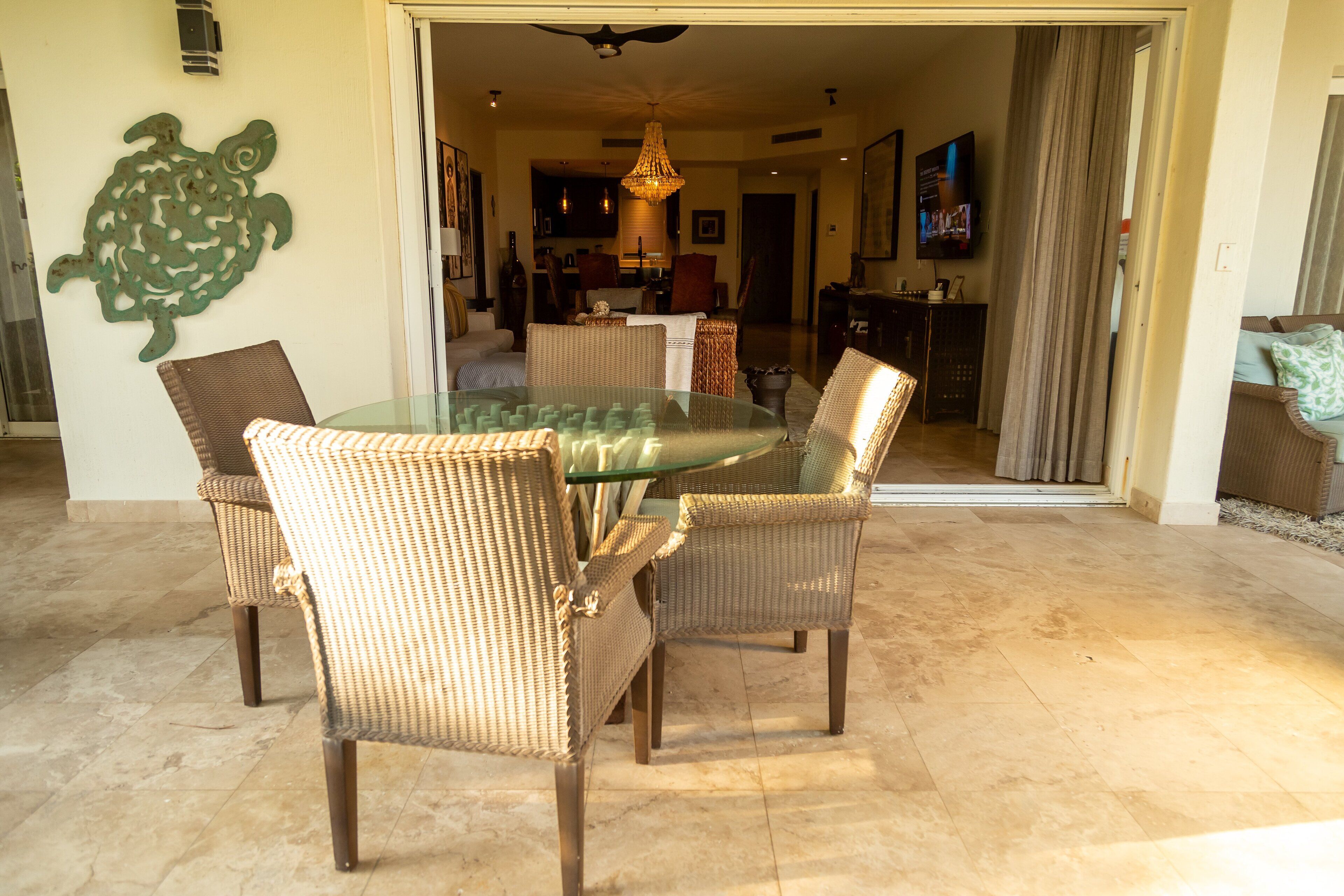 Apartamento, várias camas, varanda, vista para o oceano (Tortuga Bay TBB 2102) | Opções para refeição