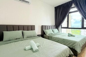 Room - Seaview 2B2R 10pax Condo Forest City 3C-1608 (Gelang Patah)