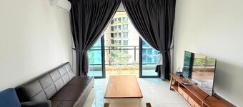 Seaview 2B2R 10pax Condo Forest City 3C-1608