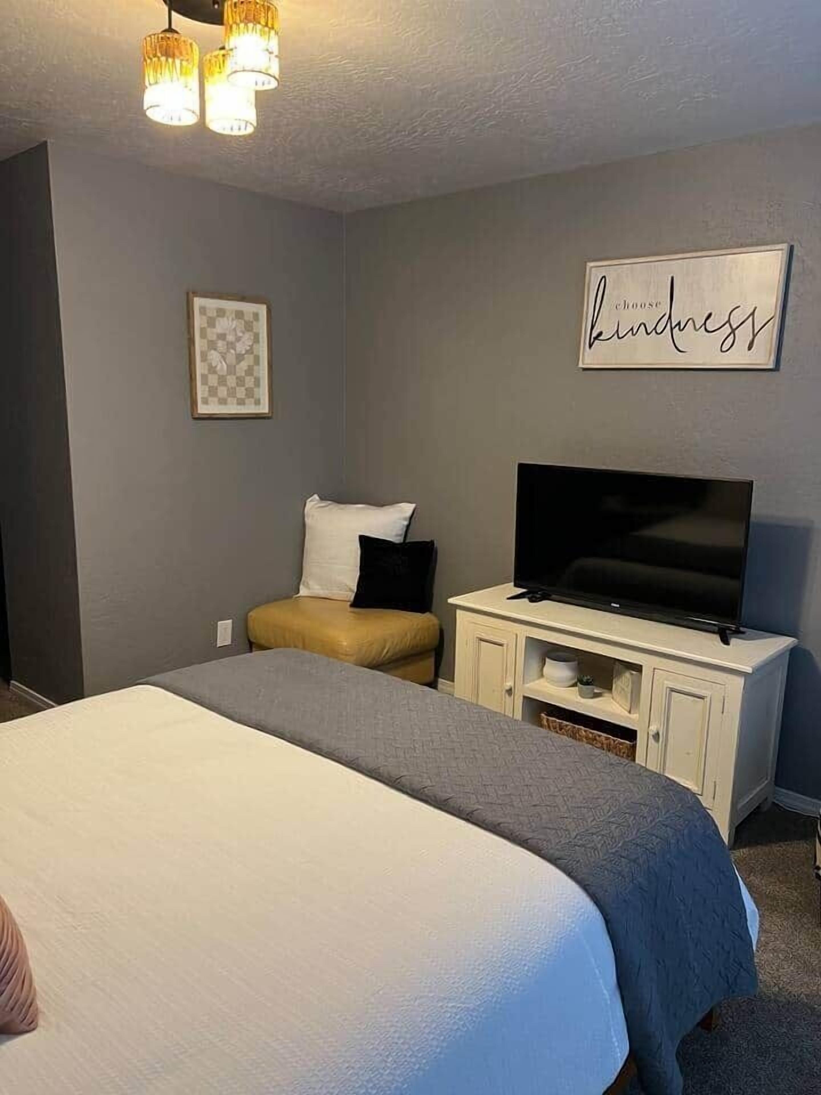 3 habitaciones, tabla de planchar con plancha y wifi gratis 