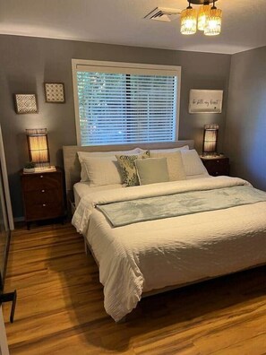 3 bedrooms, iron/ironing board, free WiFi, bed sheets