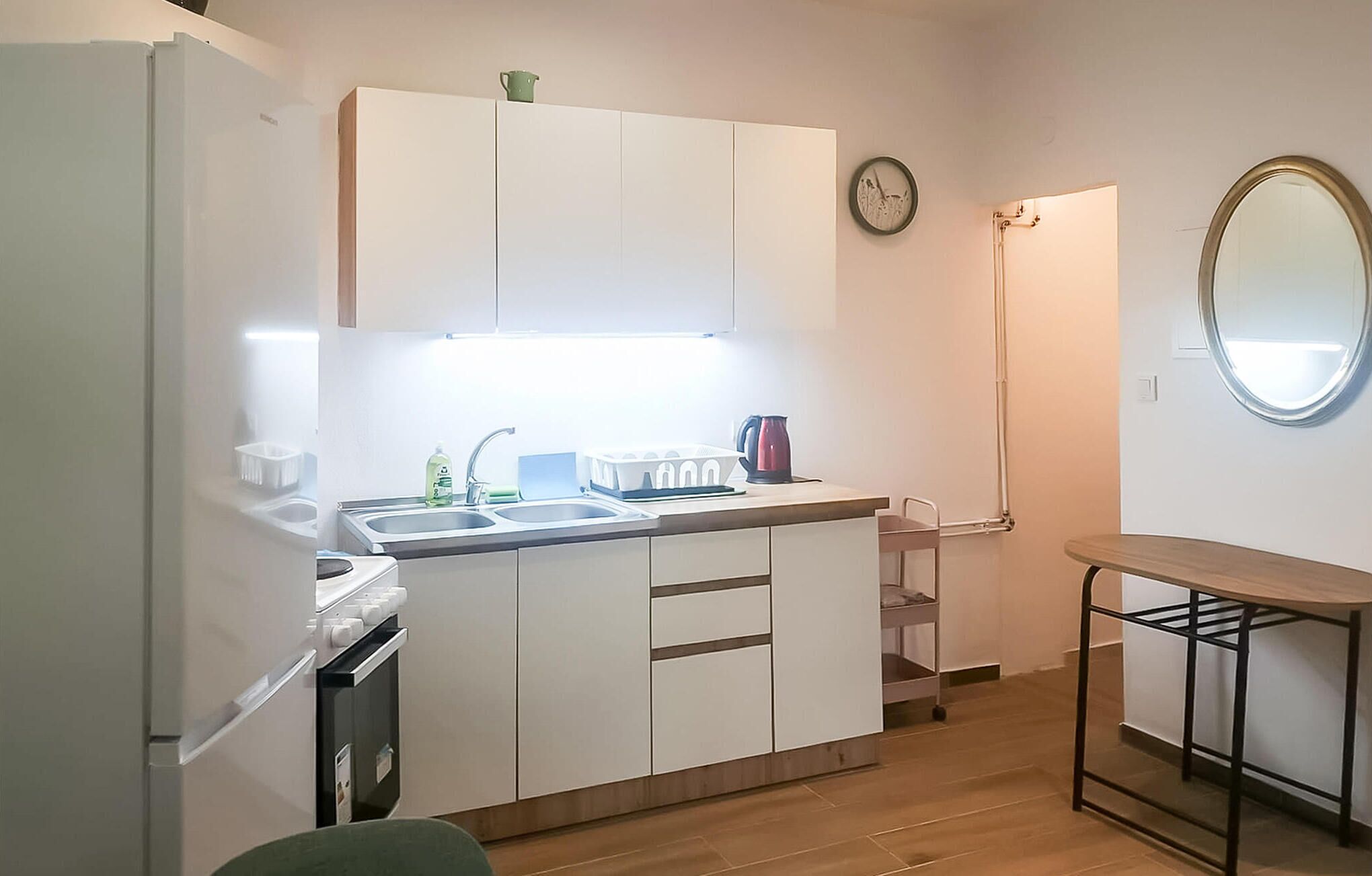 ثلاجة، فرن، موقد طهي مسطح